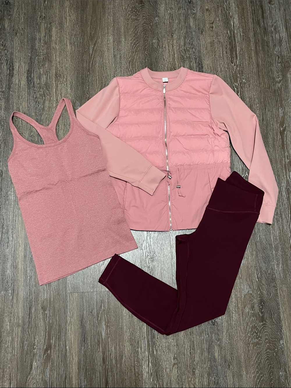 Like New Lululemon Matching Bundle. Size Tops 6, Small/Bottom 6